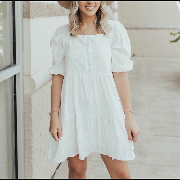 White mini dress - Picture 1 of 8